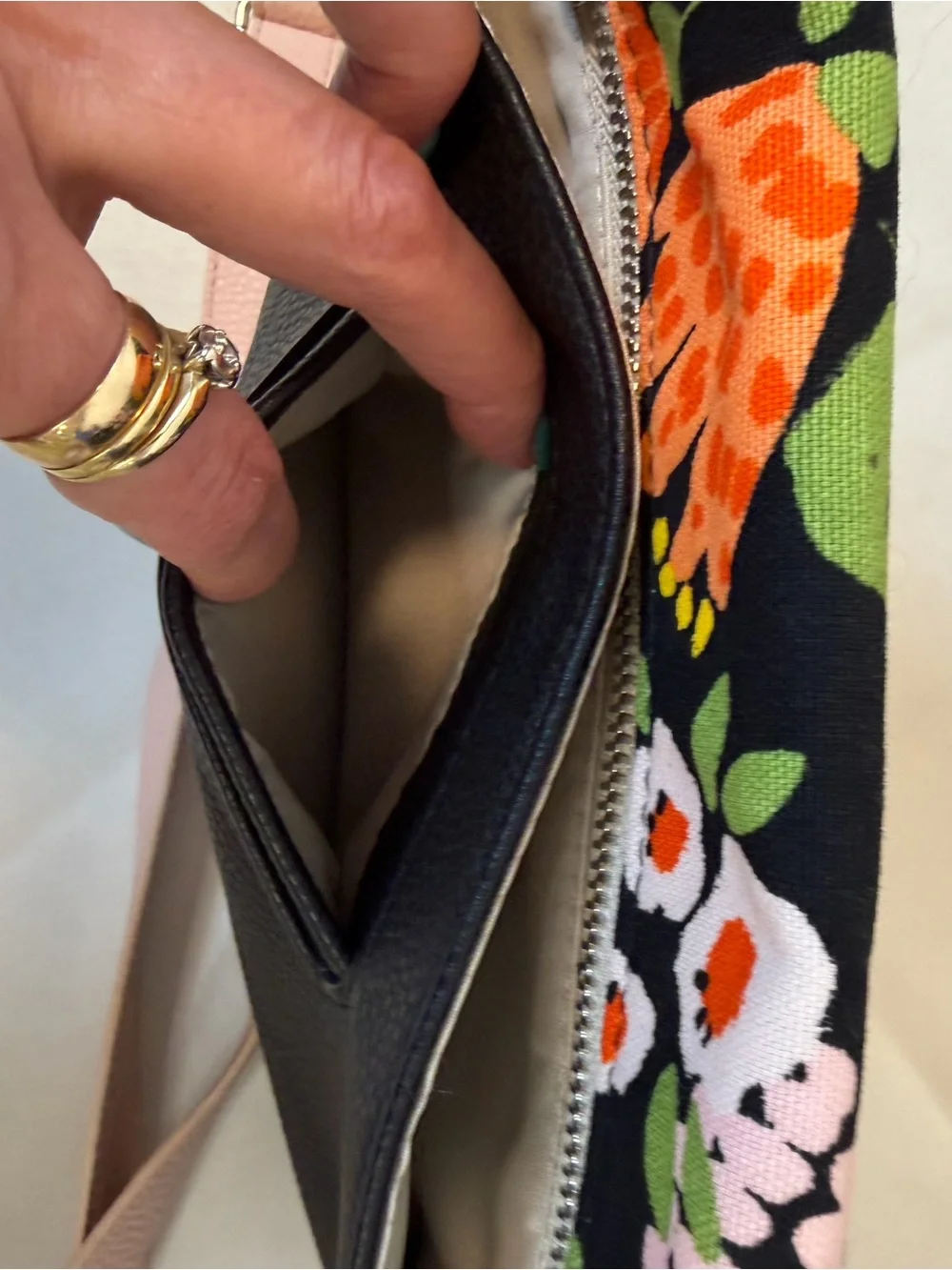 Thirty One Studio Classic Convertible Pebbled Black Leather Crossbody Bag Floral